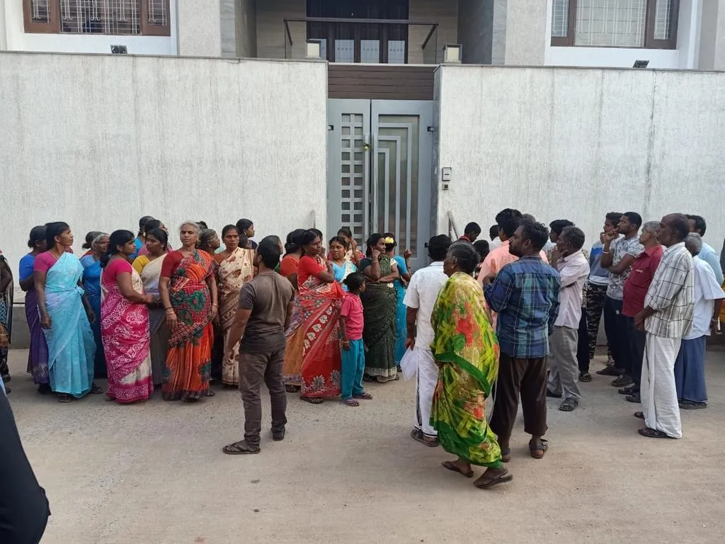 Do not sell land to municipalities - civilians who blocked businessman's house